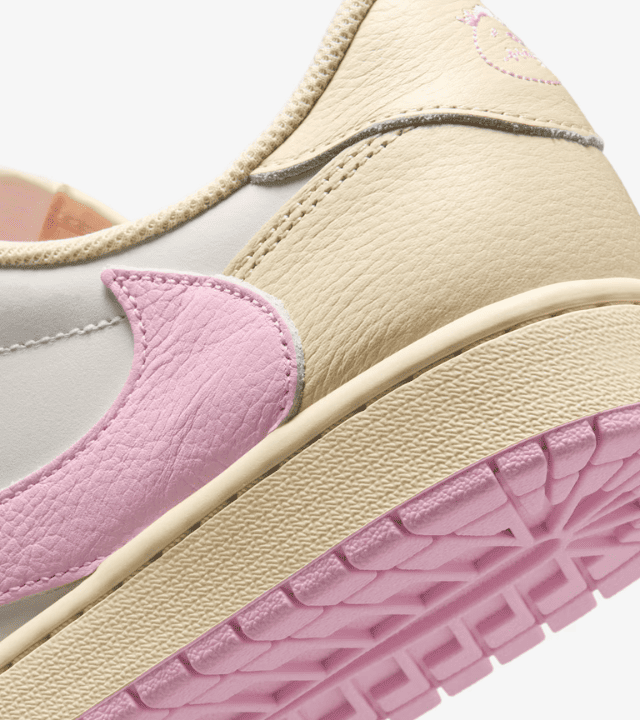 Air Jordan 1 Low x Travis Scott Muslin and Shy Pink