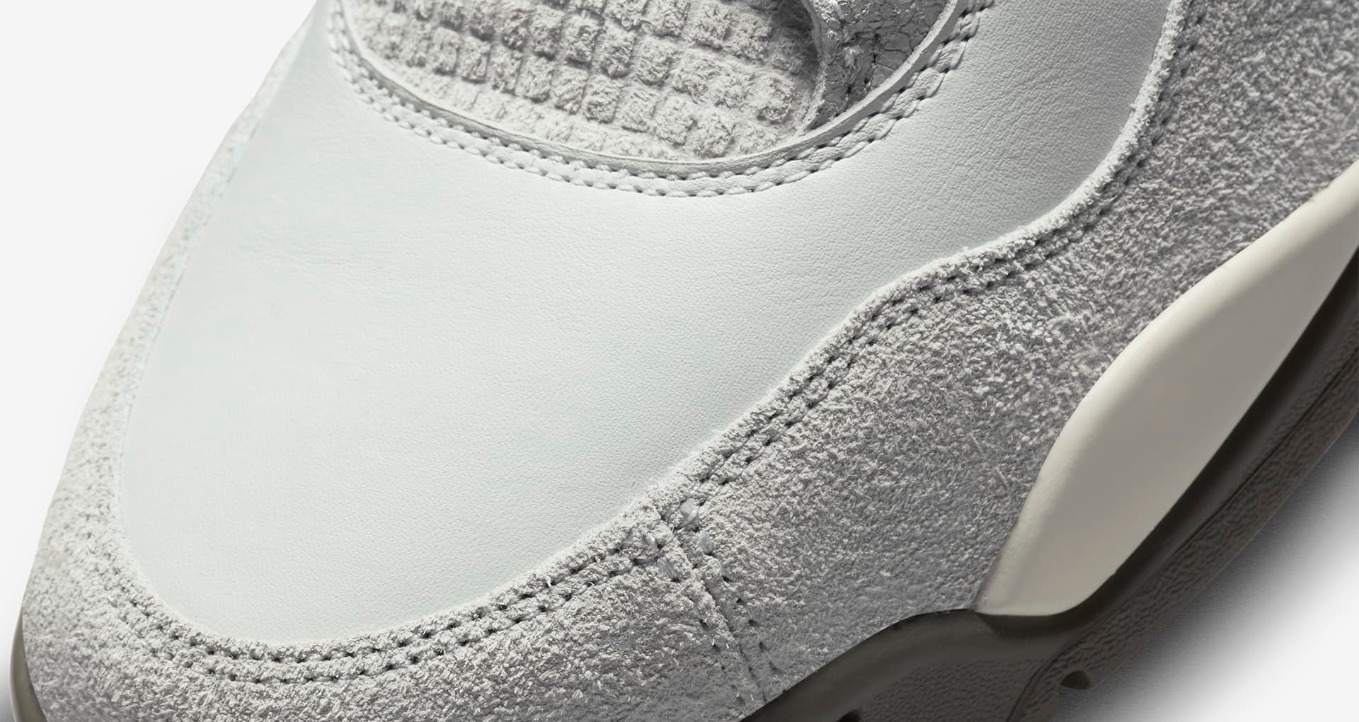 Air Jordan 4 SE Craft Photon Dust