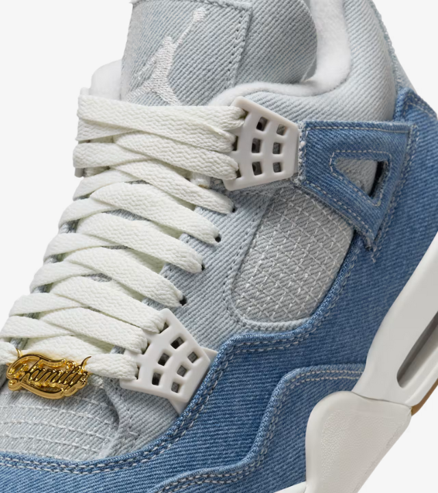 Air Jordan 4 Worn Blue