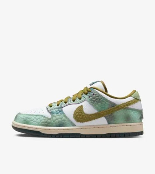 Nike SB Dunk Low Chameleon x Alexis Sablone