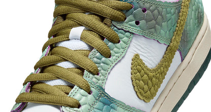 Nike SB Dunk Low Chameleon x Alexis Sablone