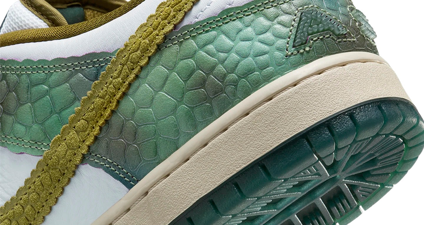 Nike SB Dunk Low Chameleon x Alexis Sablone