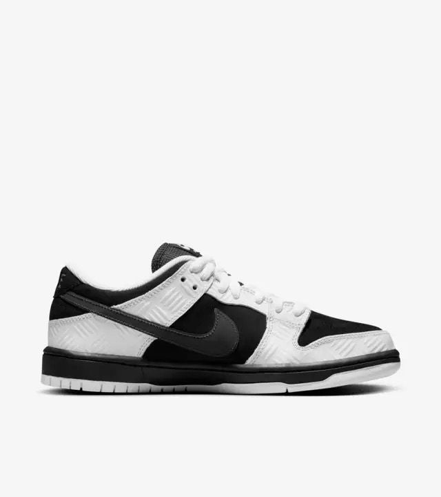 Nike SB Dunk Low Tightbooth