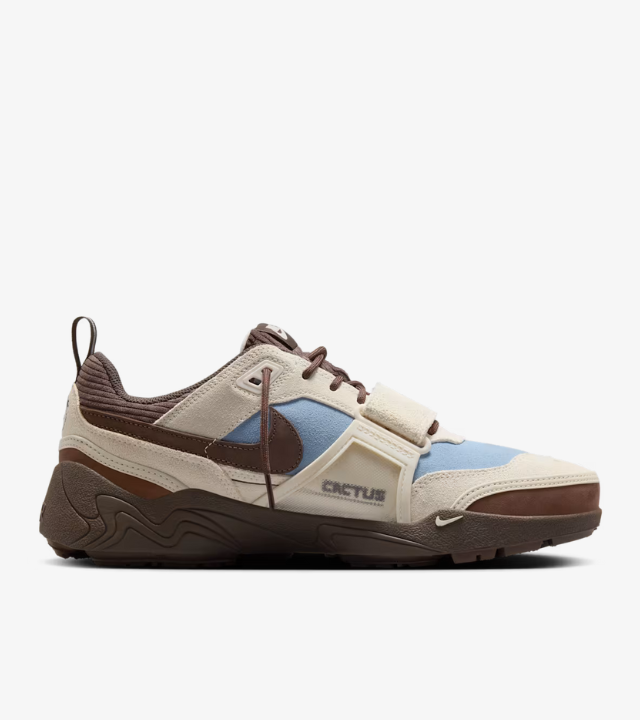 Nike Zoom Field x Travis Scott Jaxx "Pale Ivory and Leche Blue"